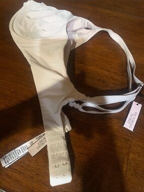 Unlinen rare pastel pink sexy , as second skin VS bra size 36D with tags. Must!